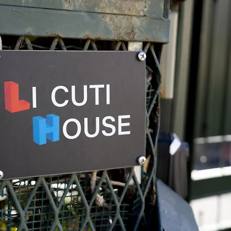 펜션 Li Cuti House - Lungomare Self Check-in 카타니아