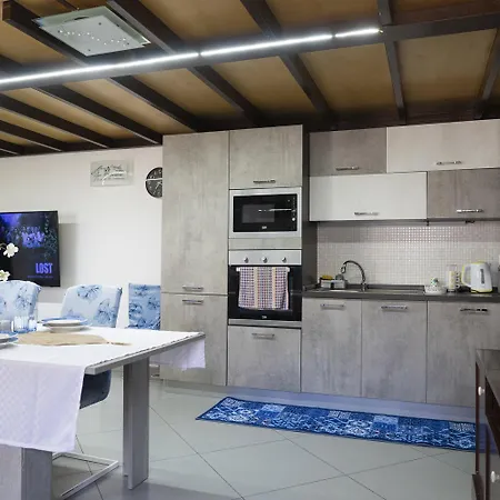Li Cuti House - Lungomare Self Check-in 펜션